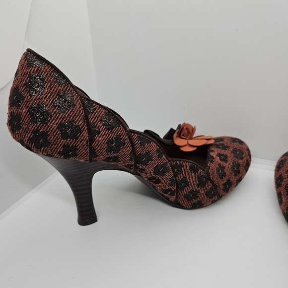Ruby Shoo retro orange pumps with flower pattern and detail UK 7 EU 40 US 9 - Picture 7 of 11